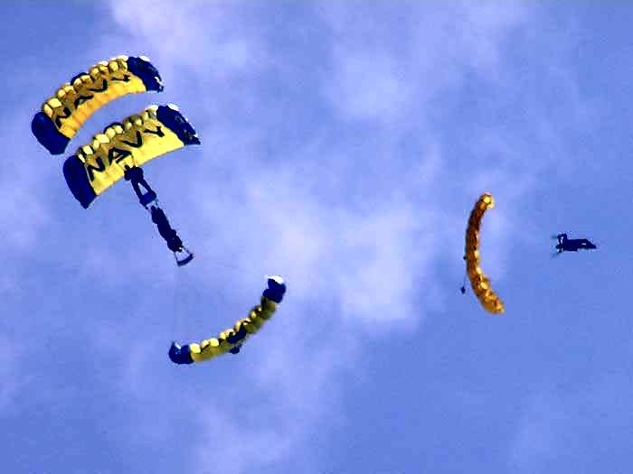 US NAVY SEALS &amp; US ARMY GOLDEN KNIGHTS