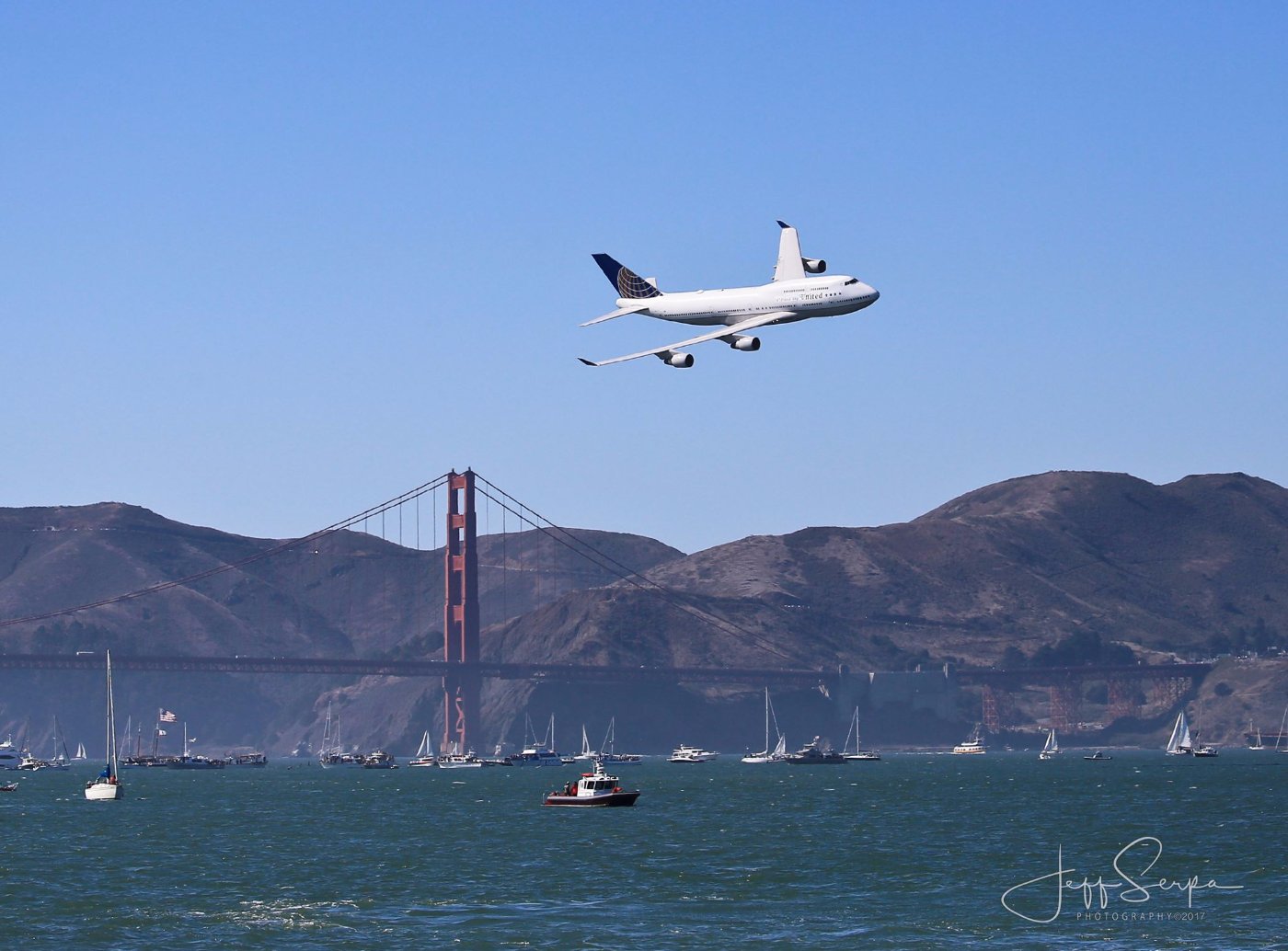 United Airlines 747 demo over the Golden Gate Bridge