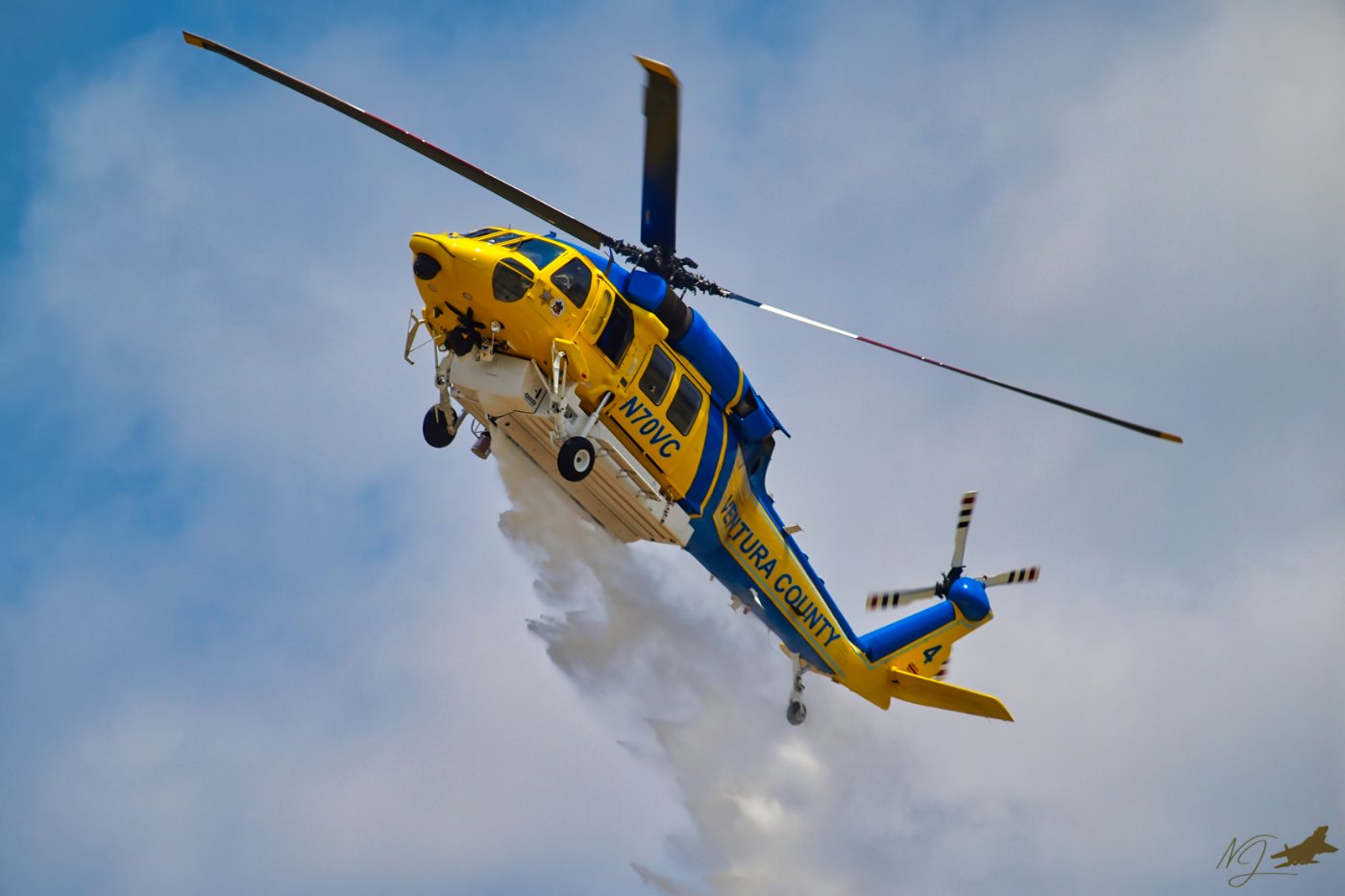 Ventura County Sikorsky S-70I Firehawk &quot;FIRE 4&quot; (N70VC)