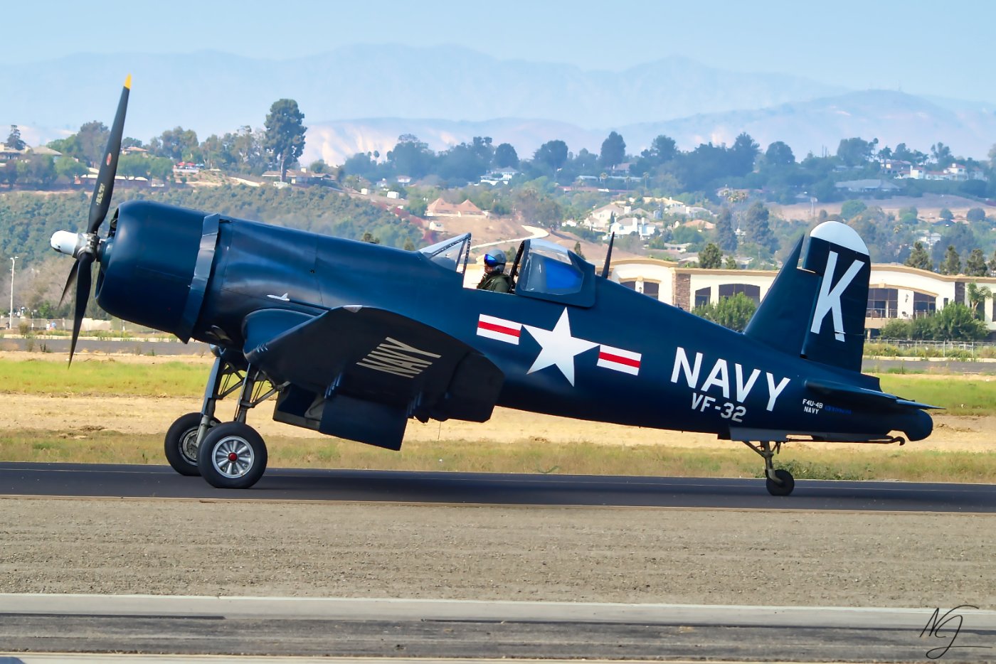 Planes Of Fame Air Museum Vought F4U-1A Corsair NX83782 (VF-32 markings)